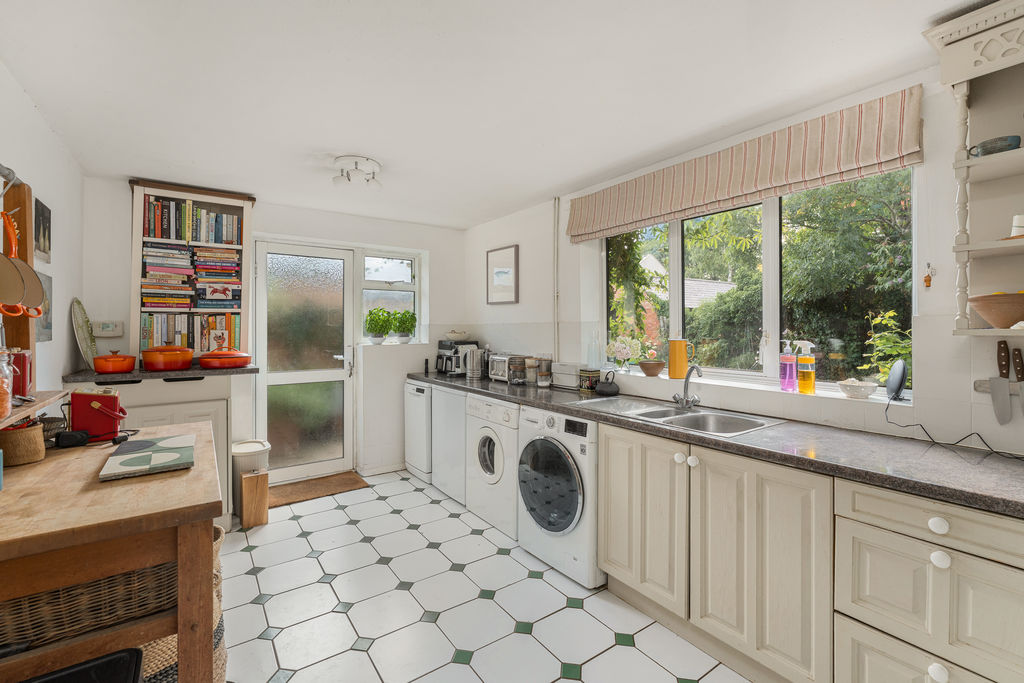 Gauntlets Close Bloxham